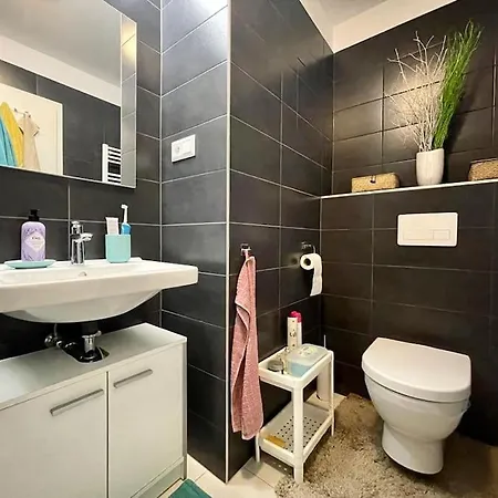 Live The Urban Life Apartment