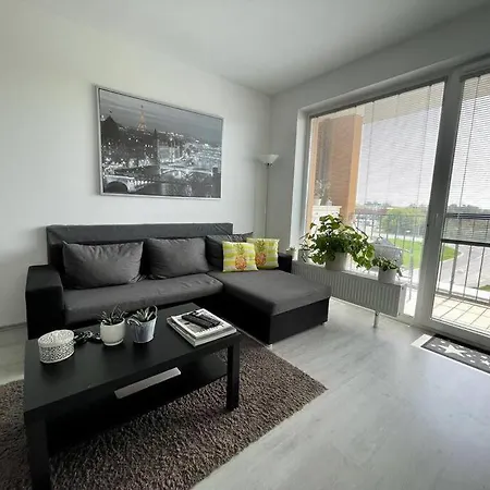 Live The Urban Life Apartment *